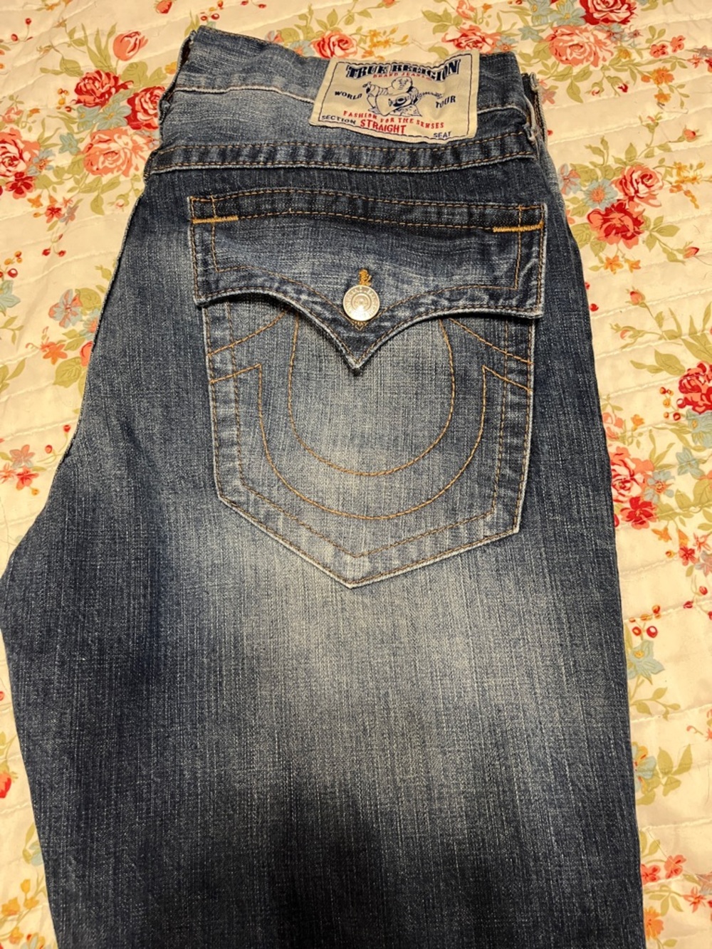 True Religion Men’s Dark Blue Distressed Relaxed Jeans - Picture 8 of 9